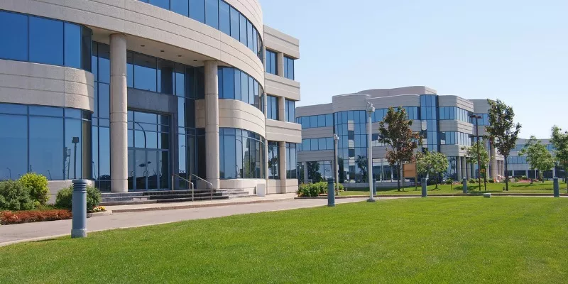 Commercial Grounds Maintenance Contracts