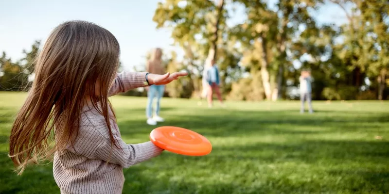 8 Fun Outdoor Games & Activities to Play with Your Kids this Summer