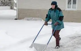 Snow Shoveling Safety Tips for Seniors